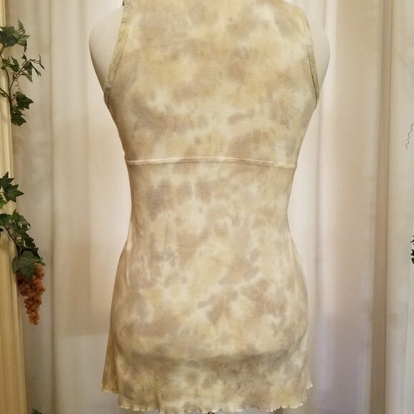 Tan with muted floral print v neck L - Picture 3 of 3